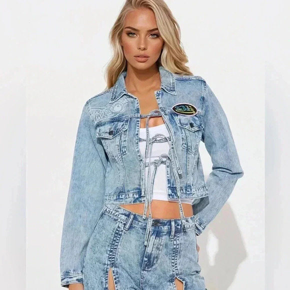 NWT Von Dutch Tie Front Patch Denim Jacket Light Wash - Picture 1 of 8